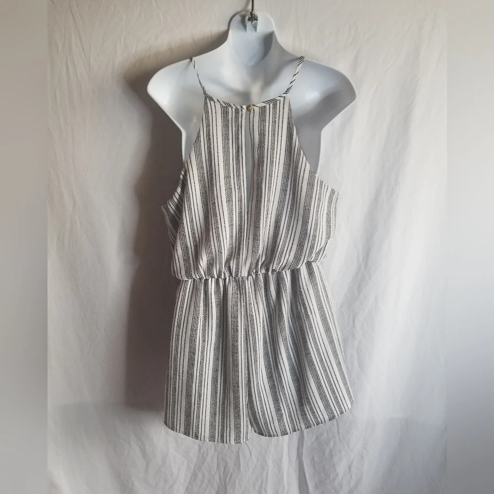 Romper - Picture 3 of 4